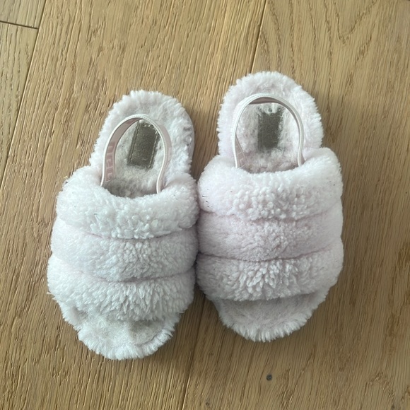 Toddler Size 9 Ugg Slippers - Picture 1 of 2